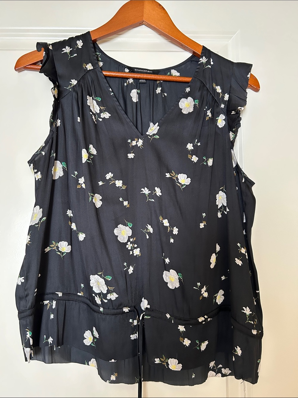 Banana Republic Black Floral V-Neck Ruffle-Sleeve Camisole
